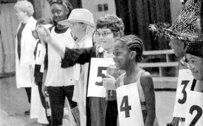 2009 Costume Book Parade participants